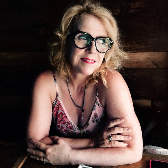 Profile Picture of Robin Colter (@robincolter) on Poshmark