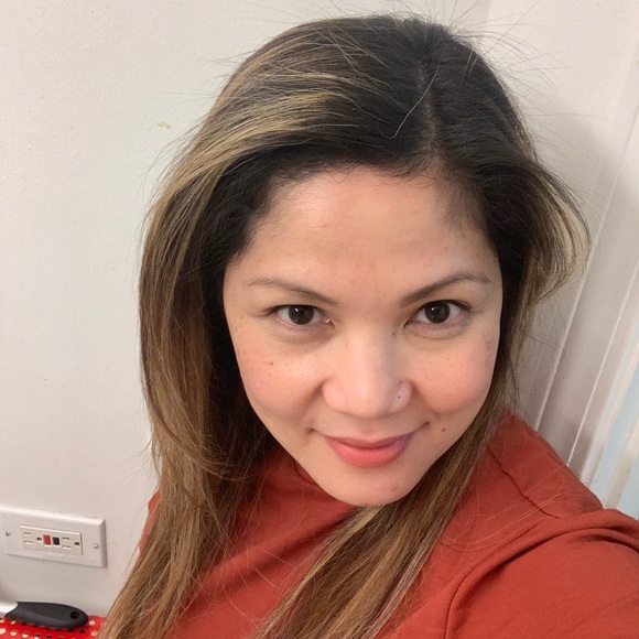 Profile Picture of Eva Kaye (@ecdgr) on Poshmark