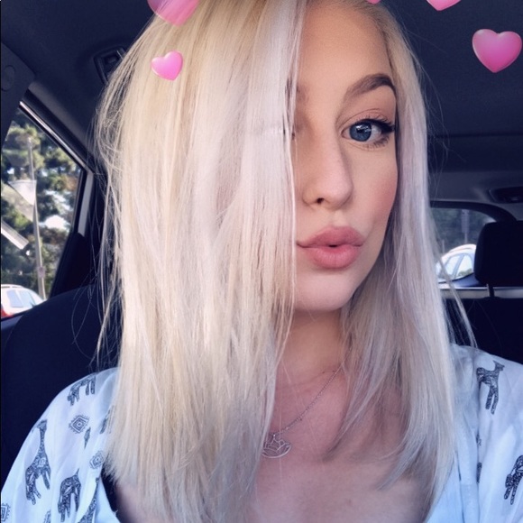 Profile Picture of Katerina Draganchuk (@katxxhall) on Poshmark