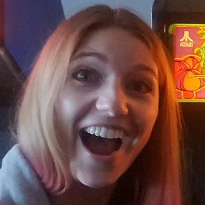 Profile Picture of Kara Gladish (@geekykara) on Twitter