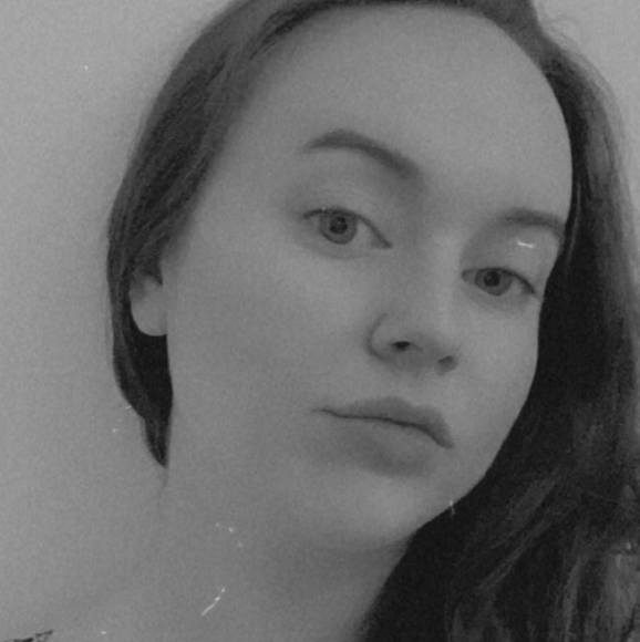 Profile Picture of Maia Antoniou (@maiaantoniou) on Poshmark