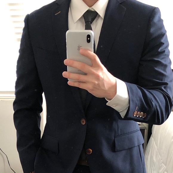 Profile Picture of Tony Martin (@tmartin310) on Poshmark