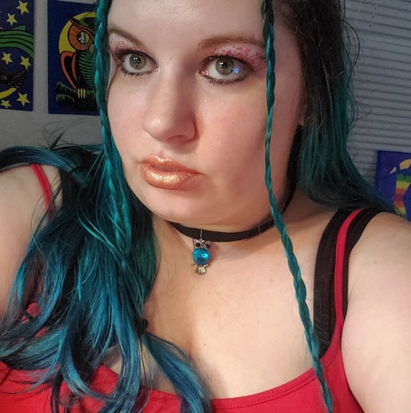 Profile Picture of Ivy Greene (@ivy_greene) on Poshmark