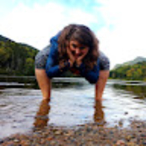 Alicia Bordes - Poshmark Profile Picture of Alicia Bordes (@aliciabordes) on Poshmark