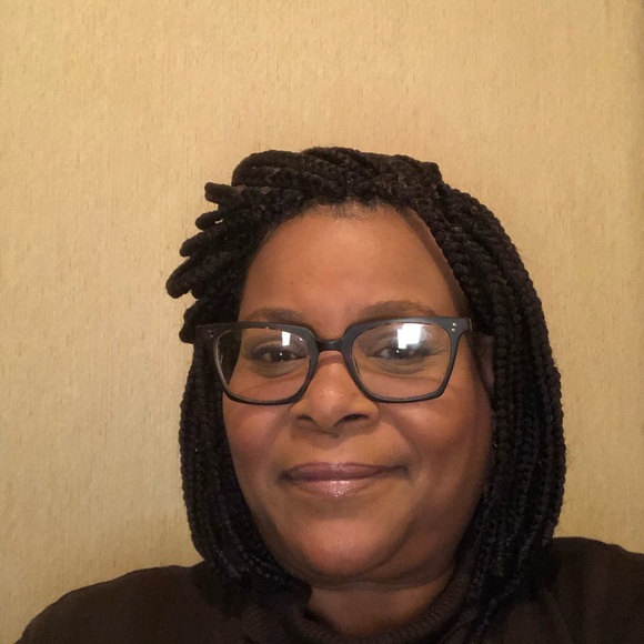 Profile Picture of Dawn Ross (@dmross1264) on Poshmark