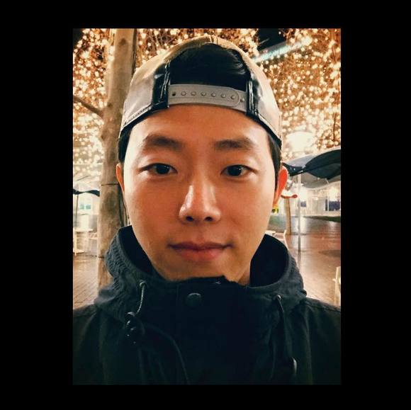 Profile Picture of Jacob Cho (@xzchoogf) on Poshmark