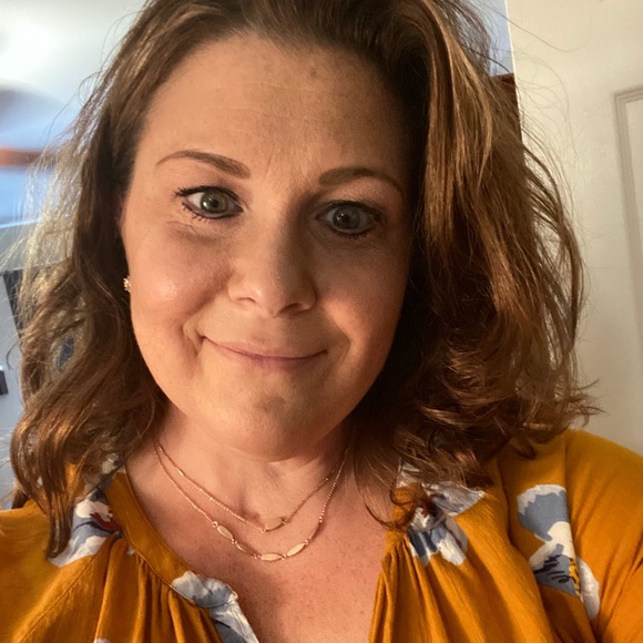 Helene Sitkiewicz - Poshmark Profile Picture of Helene Sitkiewicz (@boymommy528) on Poshmark