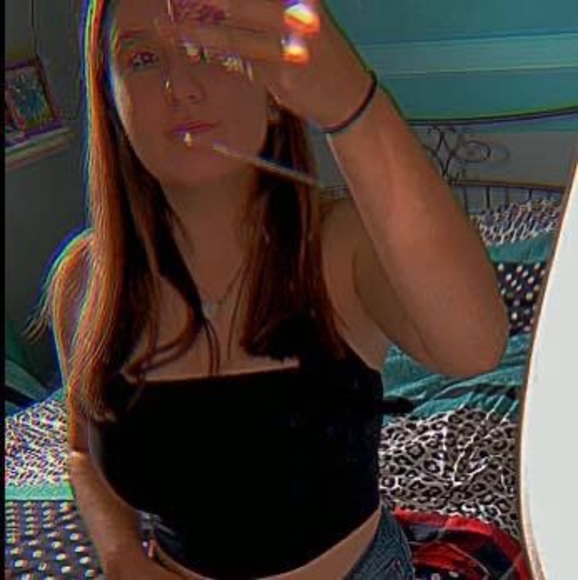 Profile Picture of Marilou Bougie (@mariloubougie) on Poshmark