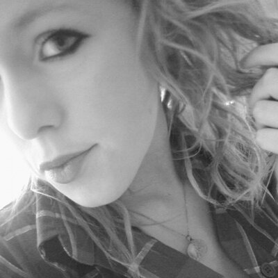 Profile Picture of Alice Rose Overton (@alicerose12345) on Twitter