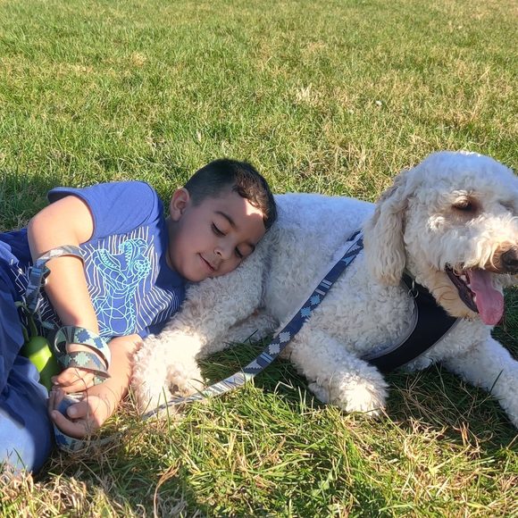 Profile Picture of Cesar Cadavid (@devincadavid) on Poshmark