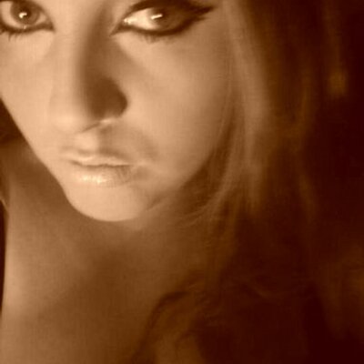 Profile Picture of Ŀєαηηє SιηgĿєт♡η (@LeanneSingleton) on Twitter