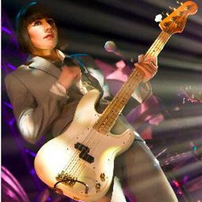 Profile Picture of Andrea Goldsworthy (@GoldsworthyBass) on Twitter