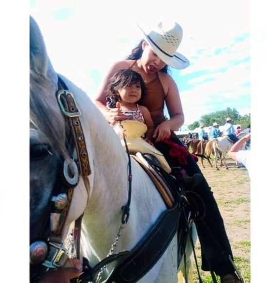 Profile Picture of Gonzalez Gonzalez (@edu78073) on Poshmark