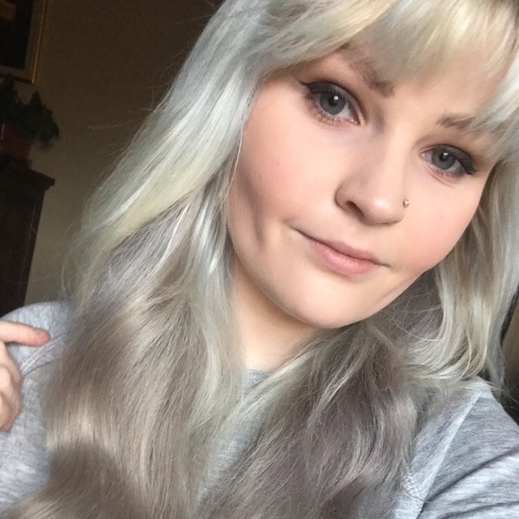 Michaela Heidebrecht - Poshmark Profile Picture of Michaela Heidebrecht (@namastenerds) on Poshmark