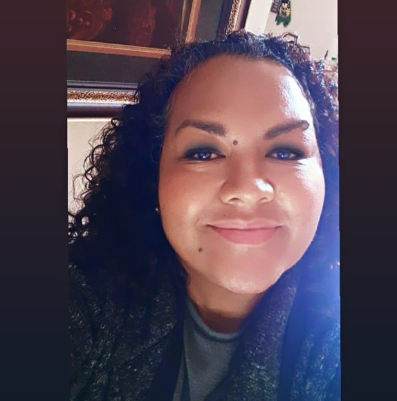 Profile Picture of Rosalinda Moody (@rosalinda1974) on Poshmark