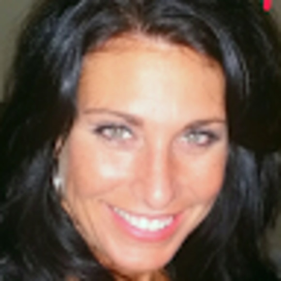 Profile Picture of Kellie Mcrorie (@kellie_mcrorie) on Poshmark