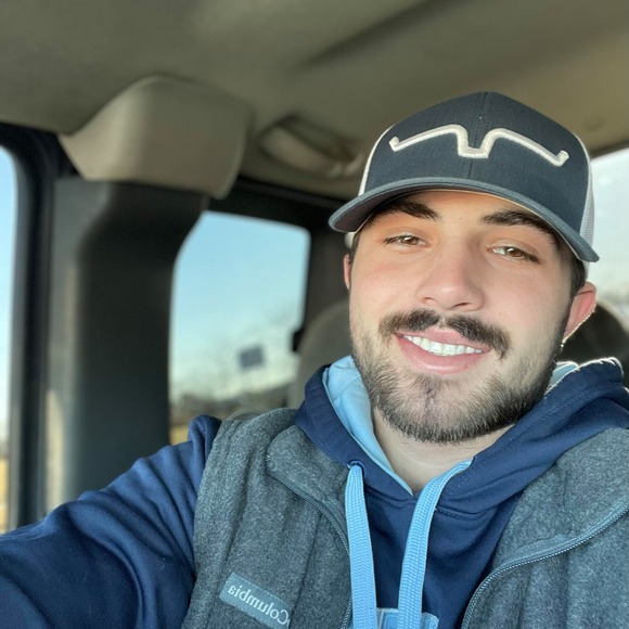 Profile Picture of Matthew Graus (@matthewgraus) on Poshmark