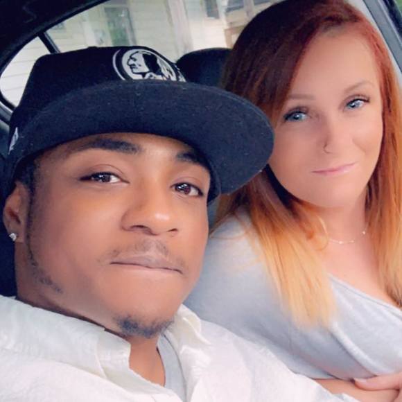 Profile Picture of Christina Skelton (@tiinaplus4) on Poshmark