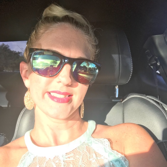 Profile Picture of Sybil Turner (@sturner2418) on Poshmark