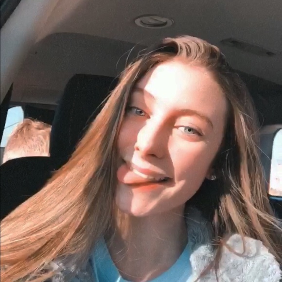 Profile Picture of Christina Runkel (@crunkel) on Poshmark