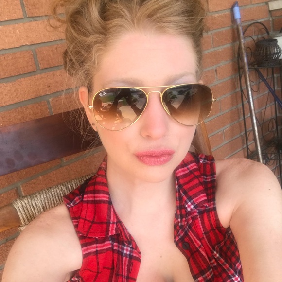 Profile Picture of Beth Whitledge (@bwhitledge521) on Poshmark