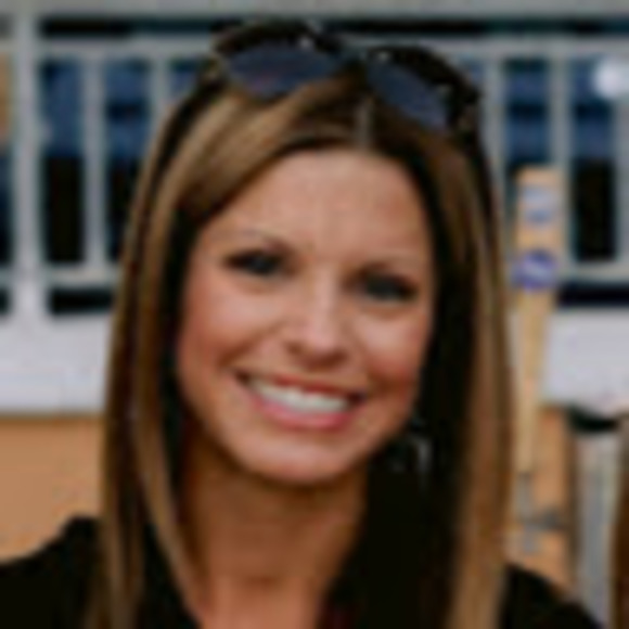 Profile Picture of Ashley Smitherman (@absmitherman) on Poshmark