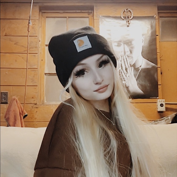Profile Picture of Jayla Kerzman (@jaylamaeeee) on Poshmark