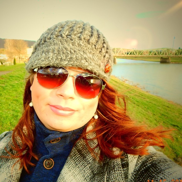 Profile Picture of Aaron Cohick (@aaron121980) on Poshmark