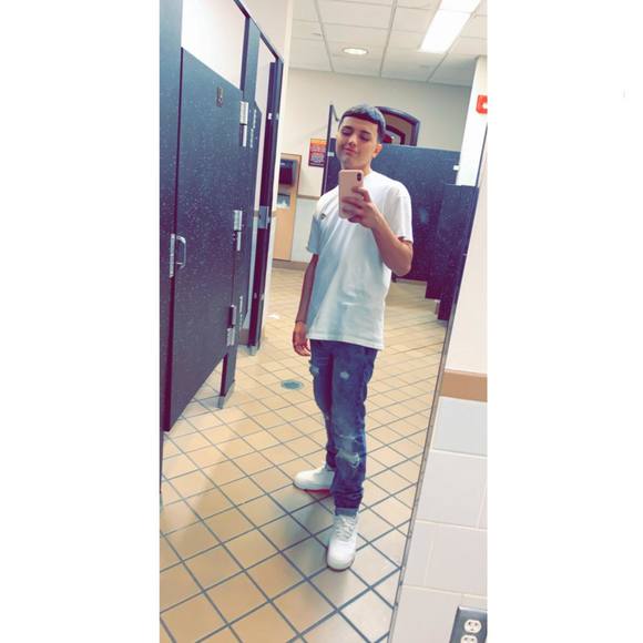 Profile Picture of Julian Palacios (@juliangarza0121) on Poshmark