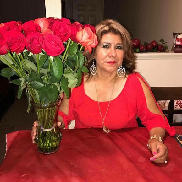 Profile Picture of Ana Tanori (@anatanori) on Poshmark