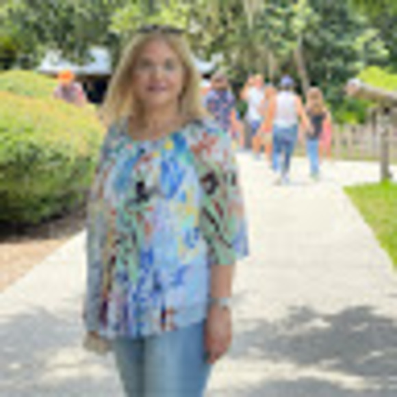 Profile Picture of Manal Barakat (@manalbarakat655) on Poshmark