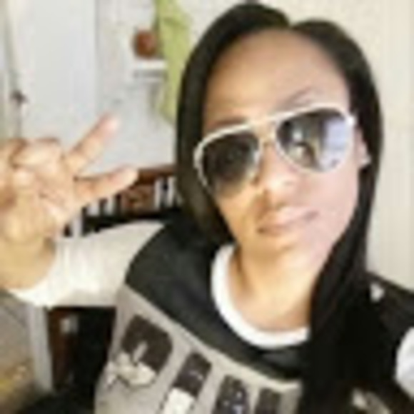 Ramonica Keely - Poshmark Profile Picture of Ramonica Keely (@msramonica) on Poshmark