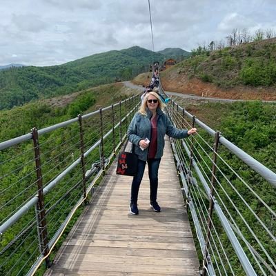 Profile Picture of Sonja McKenzie (@SLMtoTwit) on Twitter