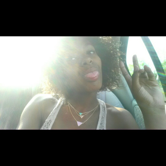 Profile Picture of Alexa Guzman (@alexaxv_) on Poshmark