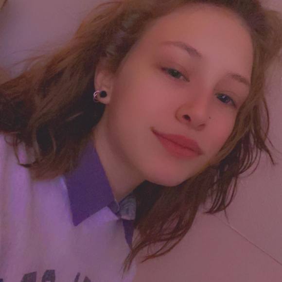 Profile Picture of Megan Alexander (@flower__girl_) on Poshmark