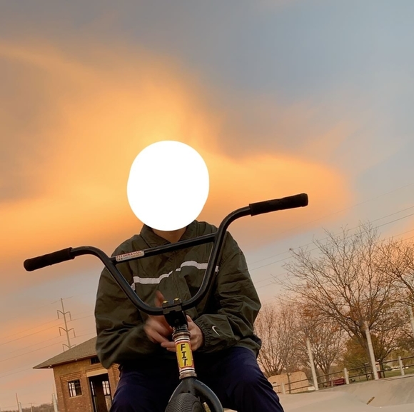 Profile Picture of Samuel Hoschar (@samuelhos05) on Poshmark