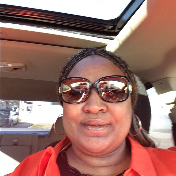 Profile Picture of Kimberly Gilliam (@kigilliam) on Poshmark