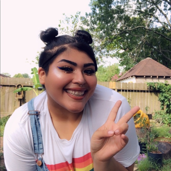 Profile Picture of Nancy Medrano (@nancym95) on Poshmark