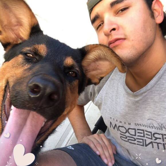 Profile Picture of Ruben Deleon (@ruben_deleon_23) on Poshmark