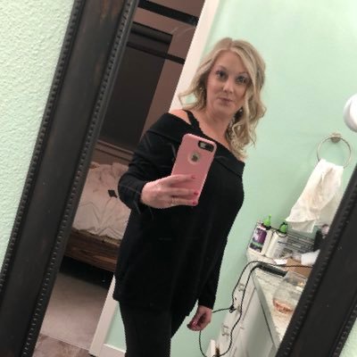 Profile Picture of Whitney Soule (@SouleWhitney) on Twitter