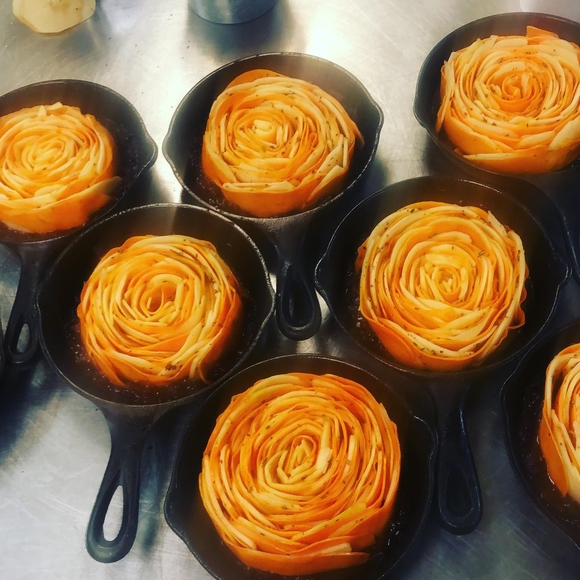 Profile Picture of Byron Peñafiel (@byronpenafiel) on Poshmark