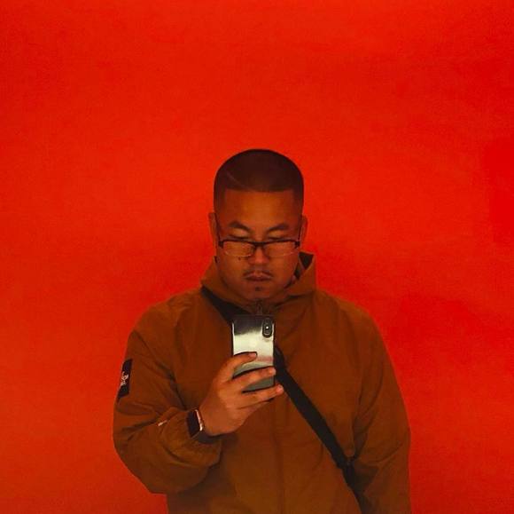 Profile Picture of Albert Lam (@alamphoto) on Poshmark