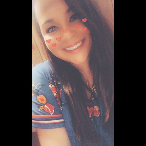 Profile Picture of Paxton Holmes (@miss_paxton) on Poshmark