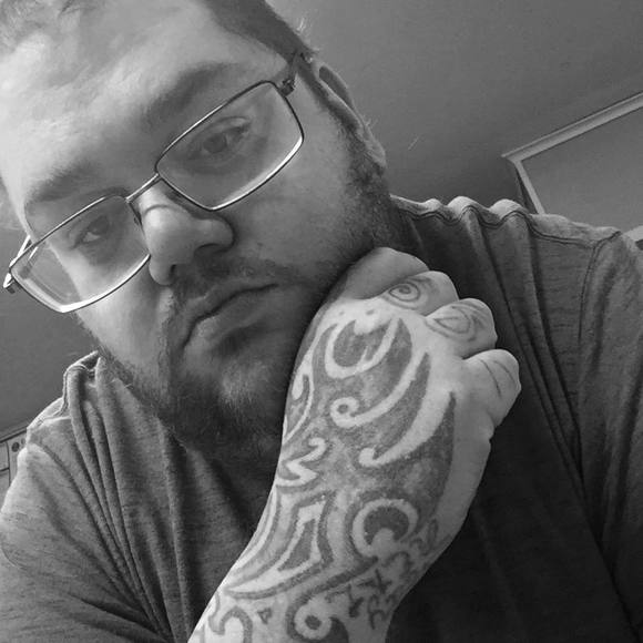 Profile Picture of Joe Moffett (@iamjmoff1988) on Poshmark