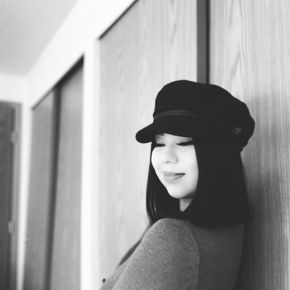 Lorena Barrios - Poshmark Profile Picture of Lorena Barrios (@loremondragon) on Poshmark