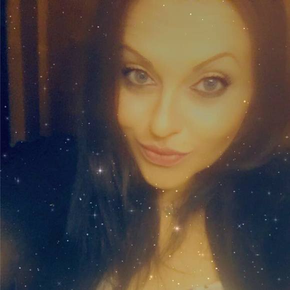 Miranda Haddeman - Poshmark Profile Picture of Miranda Haddeman (@mhaddeman) on Poshmark