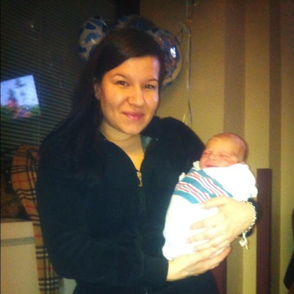 Profile Picture of Maria Attonis (@maria9823) on Poshmark