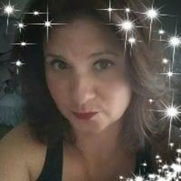 Profile Picture of Susan Mcclain (@sue48067) on Poshmark