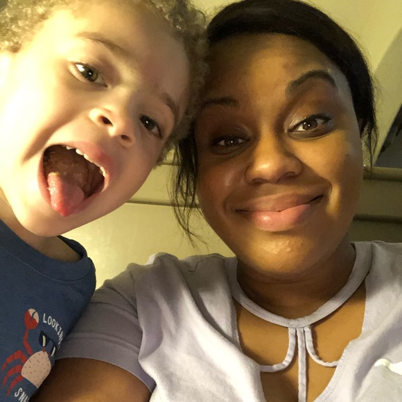 Profile Picture of Audi Brattin (@audibrattin) on Poshmark