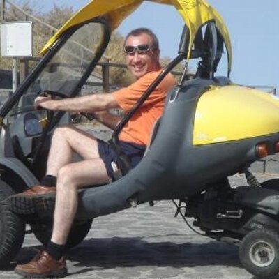 Profile Picture of Julian Lawson Hill (@julesgiraffe) on Twitter